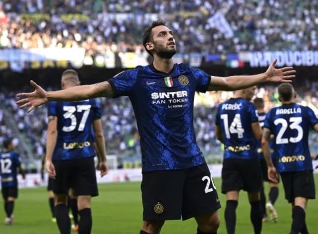  国际米兰新援首秀建功，助球队登顶联赛榜首