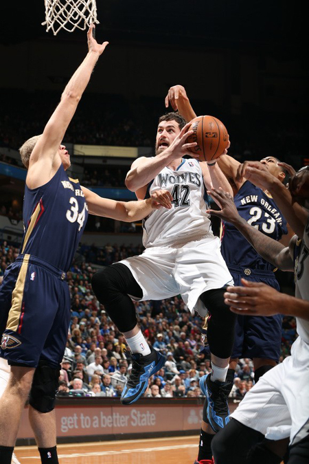  戈贝尔两双+5盖帽森林狼大胜活塞止连败